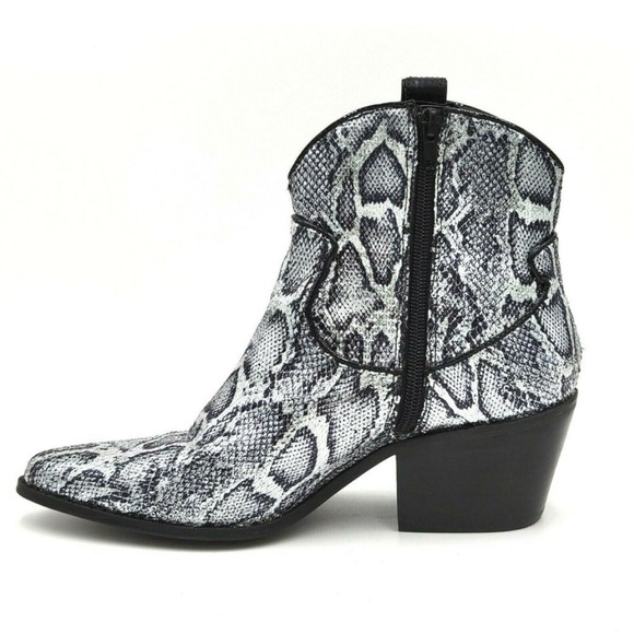 Betsey Johnson Shoes - 🛍️ sold 🛍️ BETSEY JOHNSON lucki western booties size 6.5 in silver snake sequin